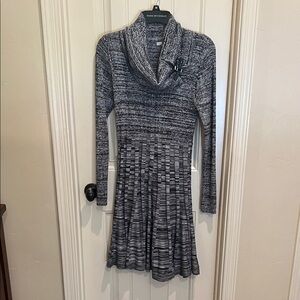 Dana Buchman Black and Gray Long Sleeve Dress